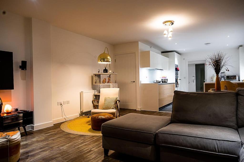 Exquisite Cozy House, Close To Train Station And Amenities Harold Wood Extérieur photo